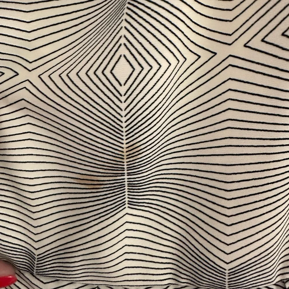 Unique Geometric Patterned Dress with Colorful Hem - Image 5