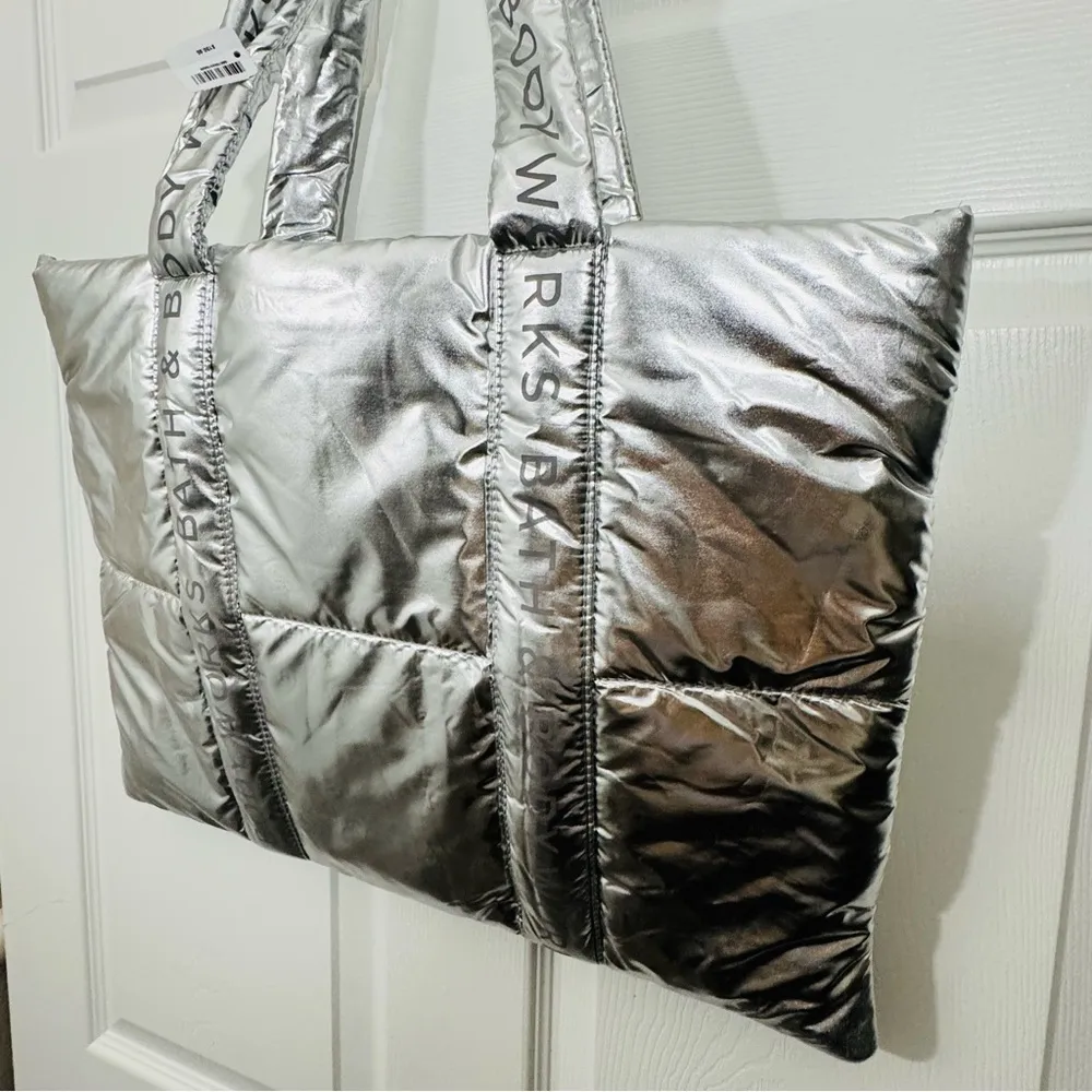 Bath & Body Works Silver Puffer Tote Bag – NWT - Image 4
