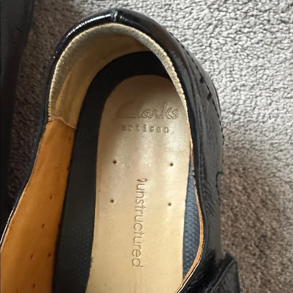 Clarks Artisan Unstructured Black Shiny Mary Jane Shoes SIZE 9M - Image 4
