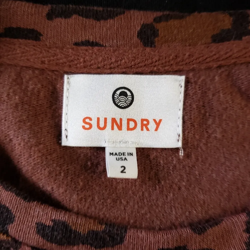 SunDry Leopard Print Drapey‎ Crewneck Sweatshirt Women’s 2 - Image 6