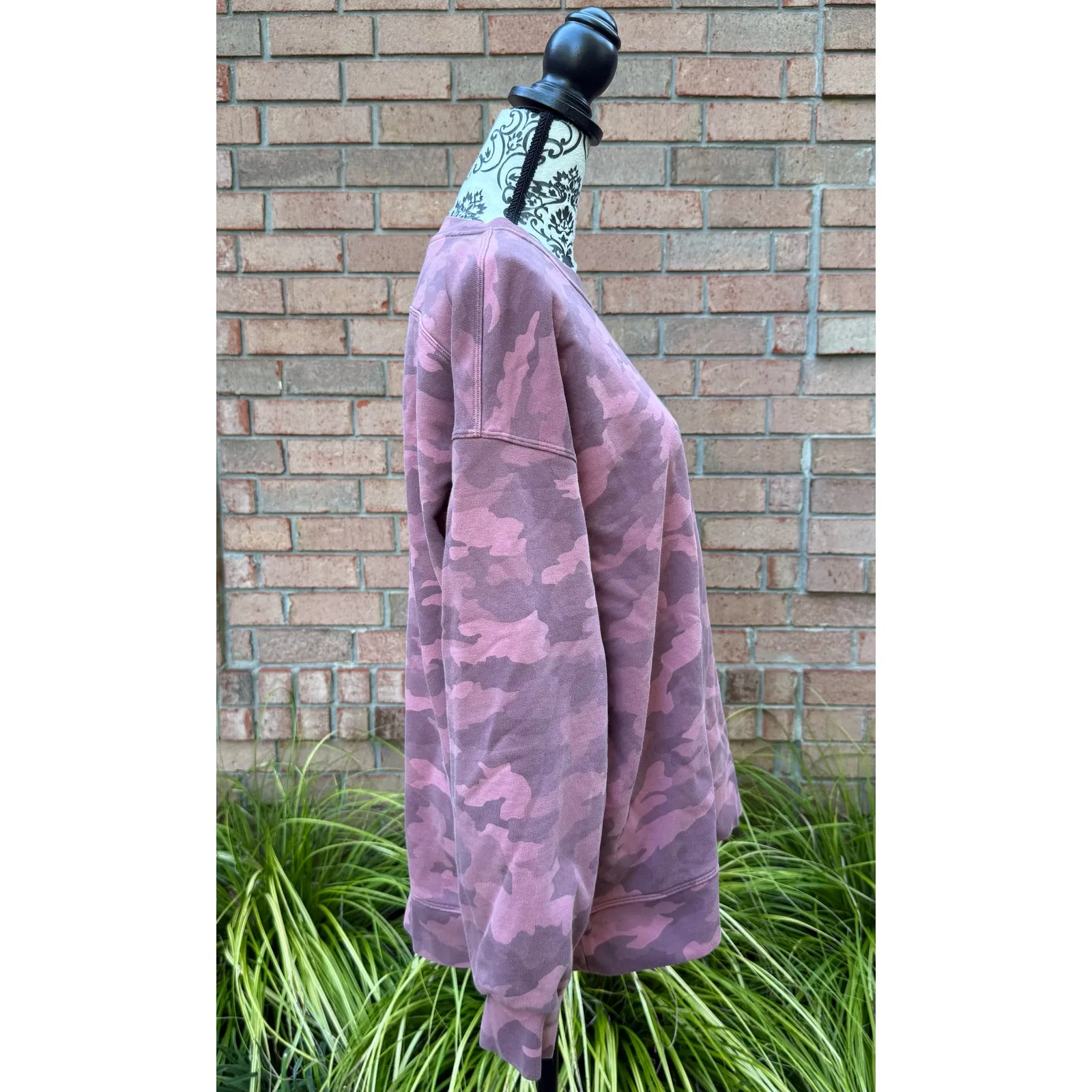 EUC Lululemon Pink Camo Perfectly Oversized Crew Sz 10 - Image 2