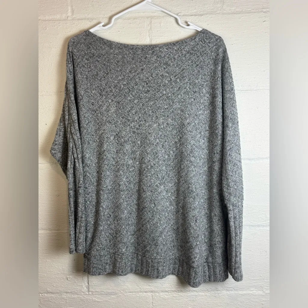 Juicy Couture Women’s Lightweight Casual Basic Minimalistic Scoop Neck Sweater - Image 5