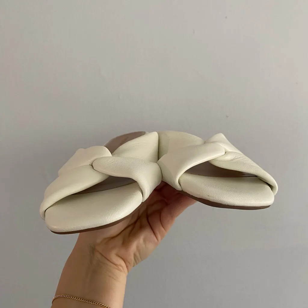 Nordstrom - NWT! Flat Leather Sandal in Off-White Cream - Size 8.5 - Image 6