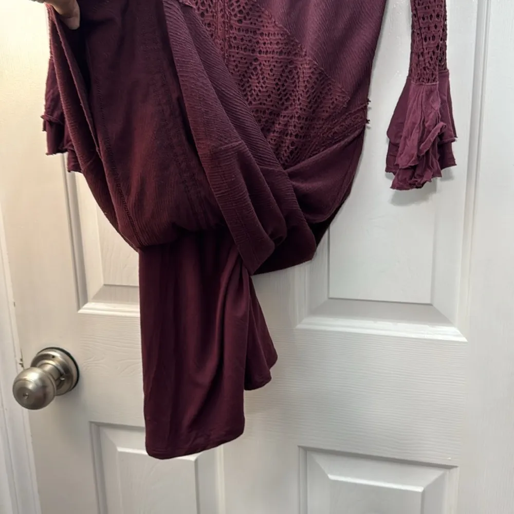 FREE PEOPLE Crochet Boho Mini Bell Sleeves City Girl Stretch Dress - Image 4