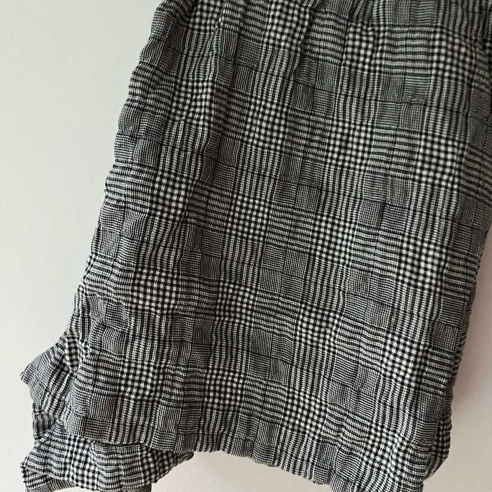 silence & noise shorts - Image 4