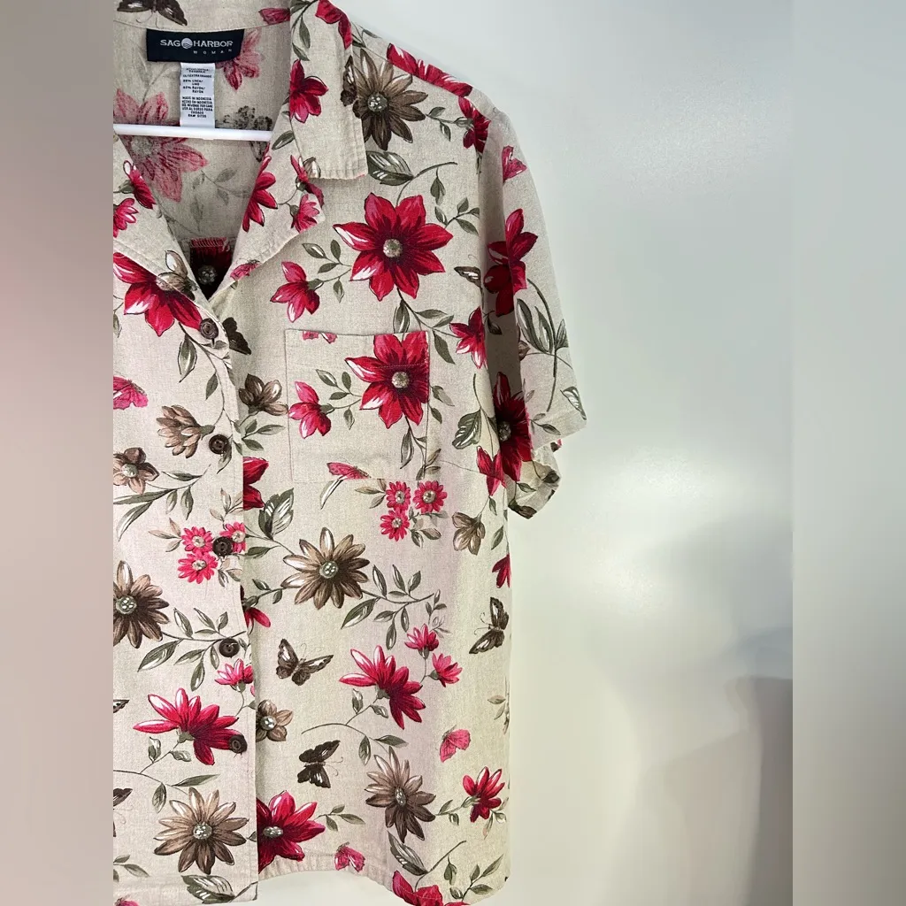 Sag Harbor women .Red and Pink Floral Top with Short Sleeves - Image 3