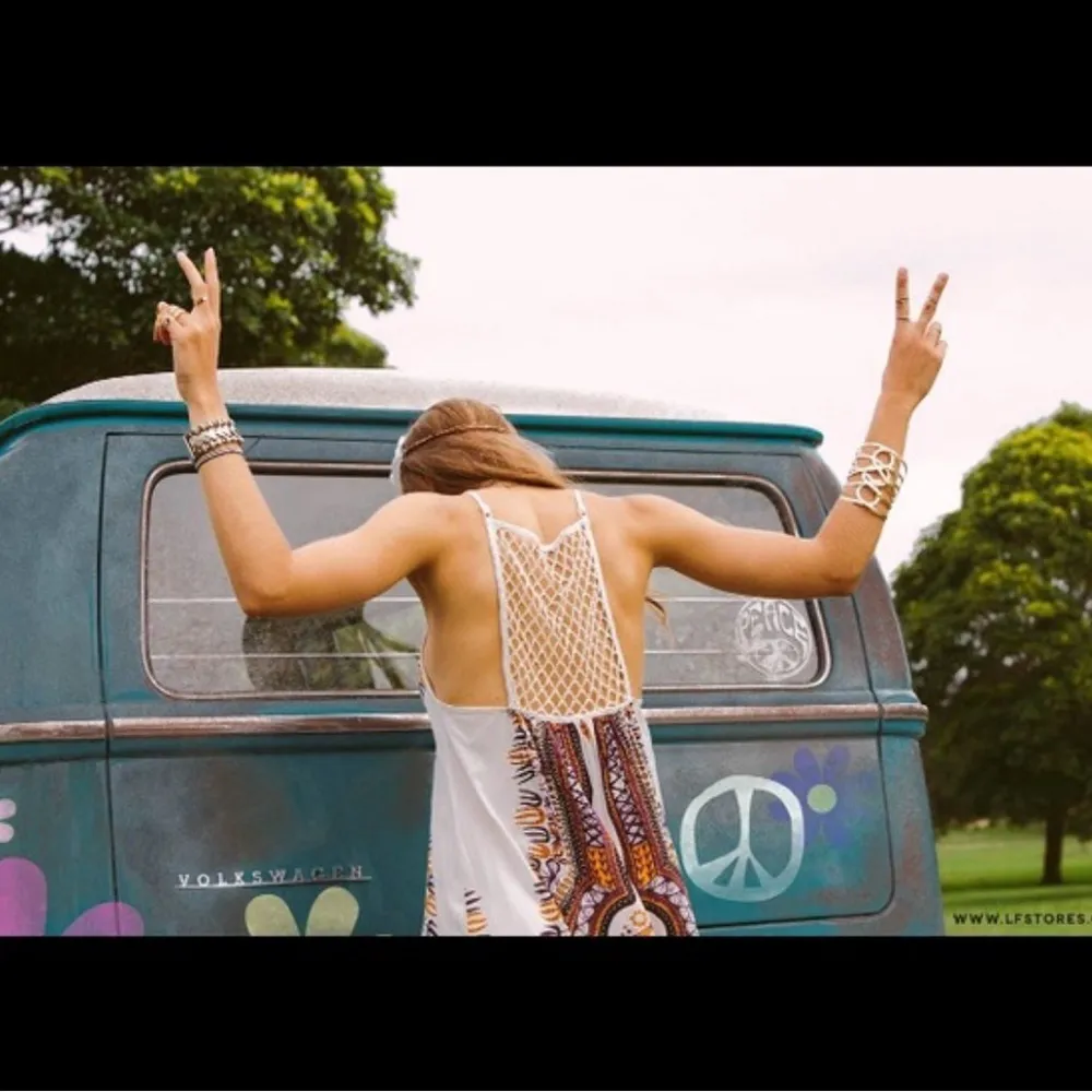 LF  Boho Chic Cage Back Mini Dress Small - Image 3