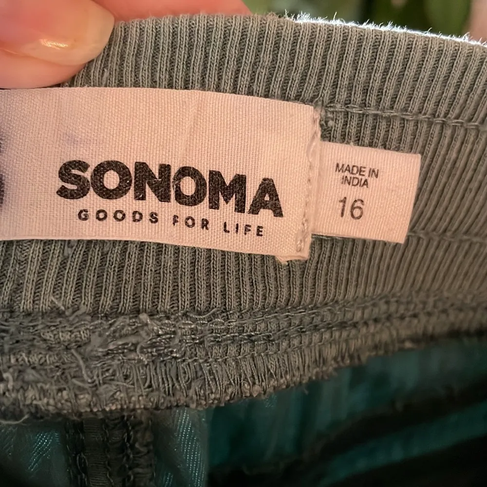 🤗🤗🤗BOGOHO 🤗🤗🤗Pull On Capris - Image 8