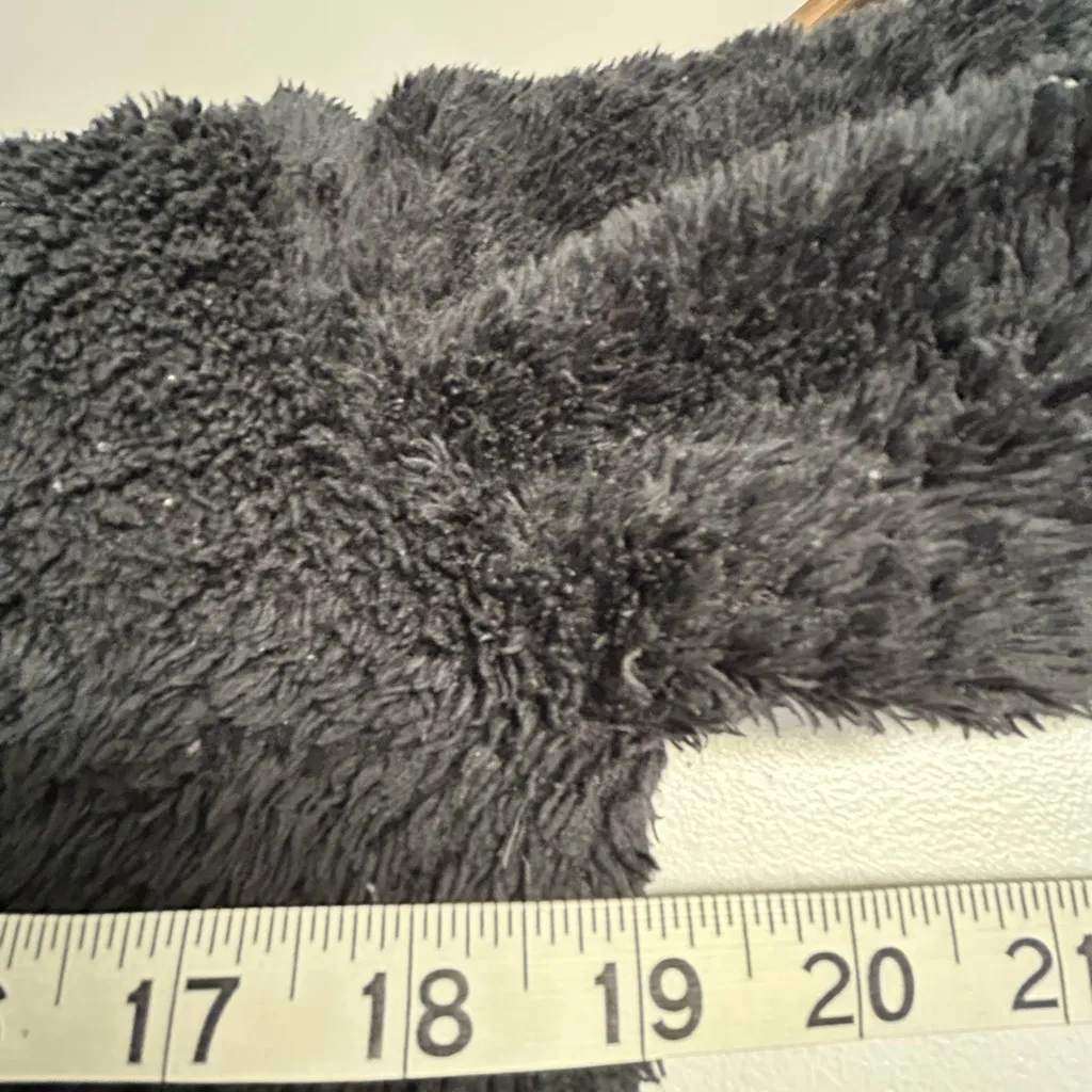 Elegant Black Teddy Jacket Size M - Image 4