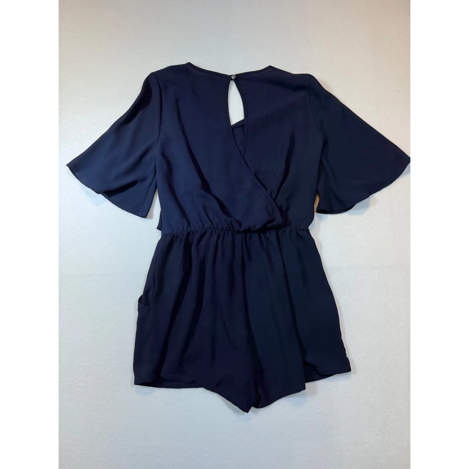 Tychë Women's Medium Navy Blue V Neck Tie Front Flutter Sleeve Romper - Image 2