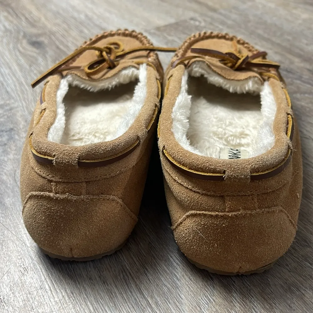 Minnetonka “Callie” Leather Moccasin Slippers Size 6 - Image 8