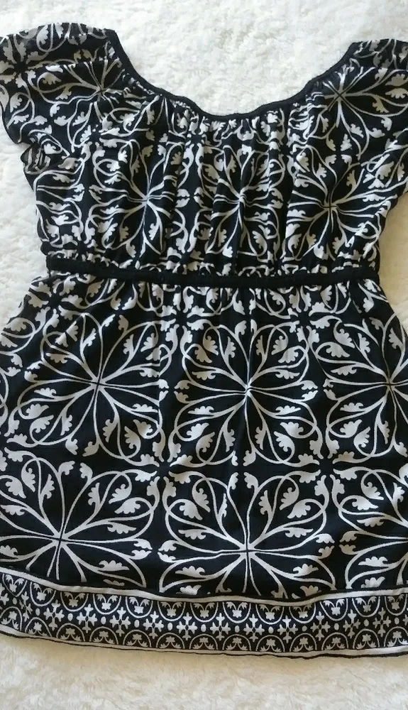 "Max Edition" Women's Floral Blouse - Image 6