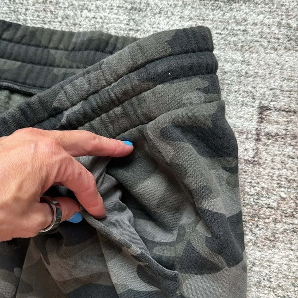 Wild Fable Green Camo High Rise Waist Fleece Sweatpant Jogger Pant Sz Small - Image 9