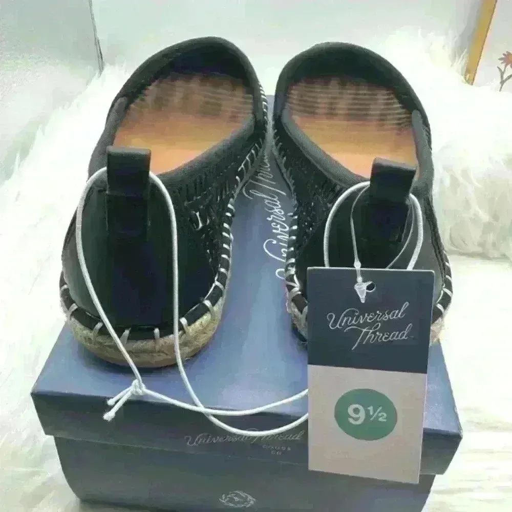 Universal Threads Universal Thread Woman’s Rita Flats 9.5 in black - Image 4