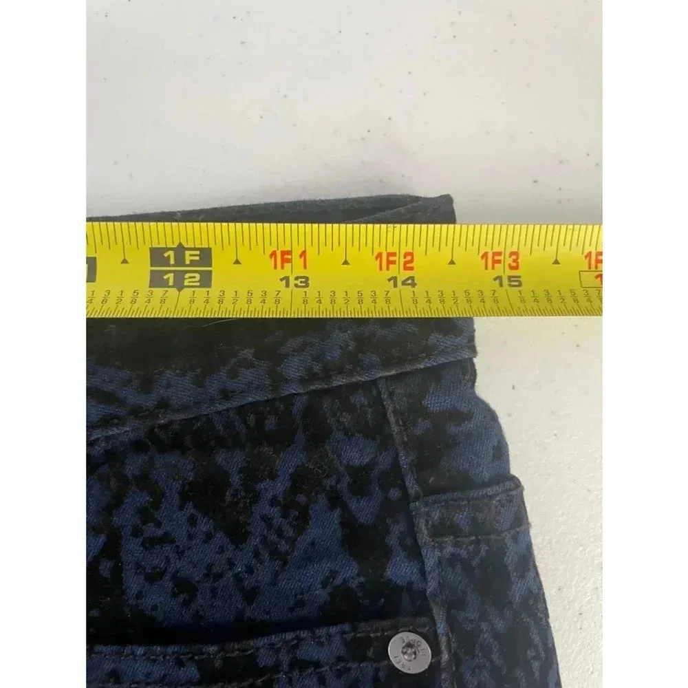 Women's Free People Blue Snake Print Velvet Skinny Jeans Size 26 Animal 0119‎ - Image 10