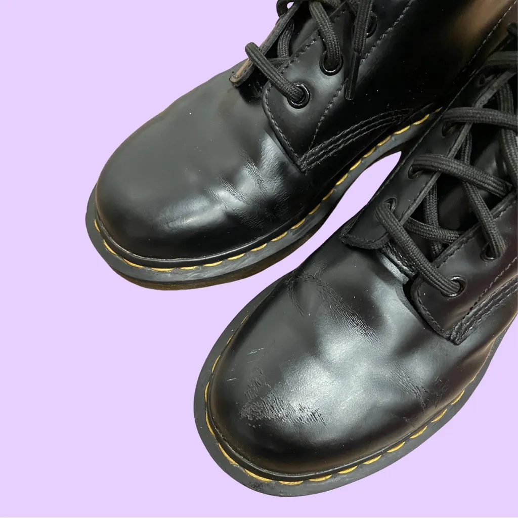 The original Dr. Martens 1460 8 Eyelet Smooth Black Leather Lace Up Boots 🔥 - Image 4