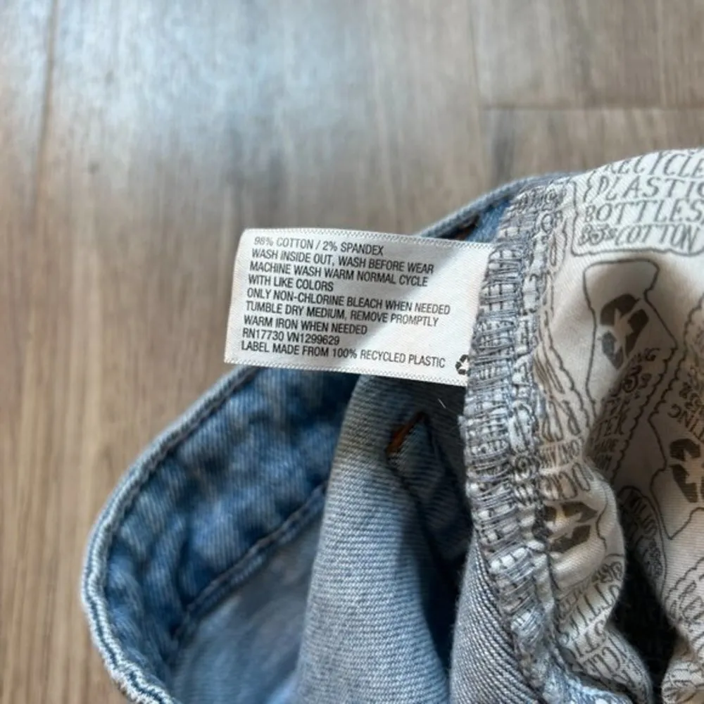 Wild Fable Light Wash High Rise Button Fly Straight Leg Slim Jeans Size 10 NWOT - Image 5