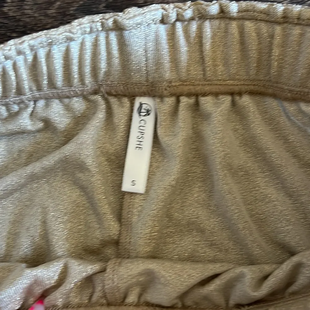 Cupshe Gold Shimmery Pants - Image 3