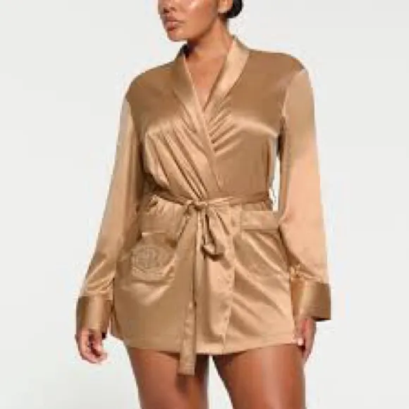 Skims hotel collection cami shorts & robe set honey S NWT - Image 8