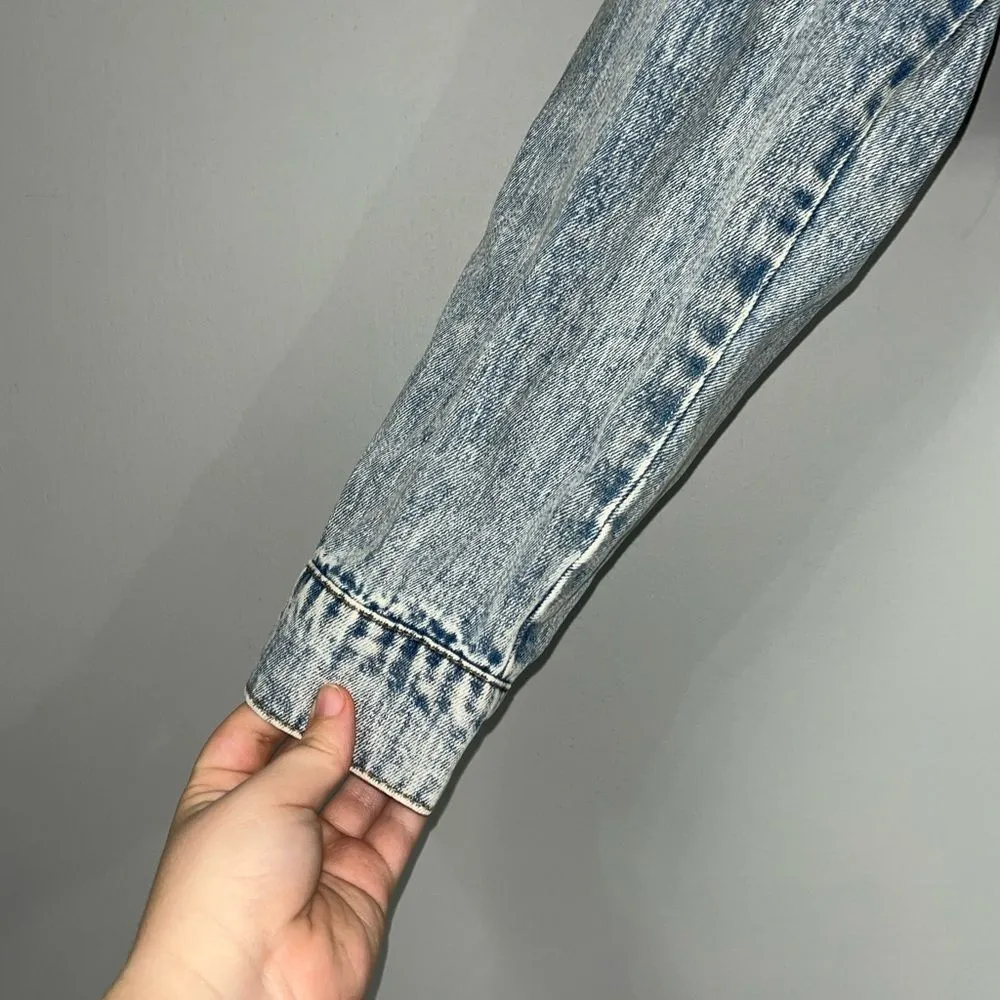 Love Revival Denim Cropped Distressed White Washed Jean Jacket Size Medium - Image 2