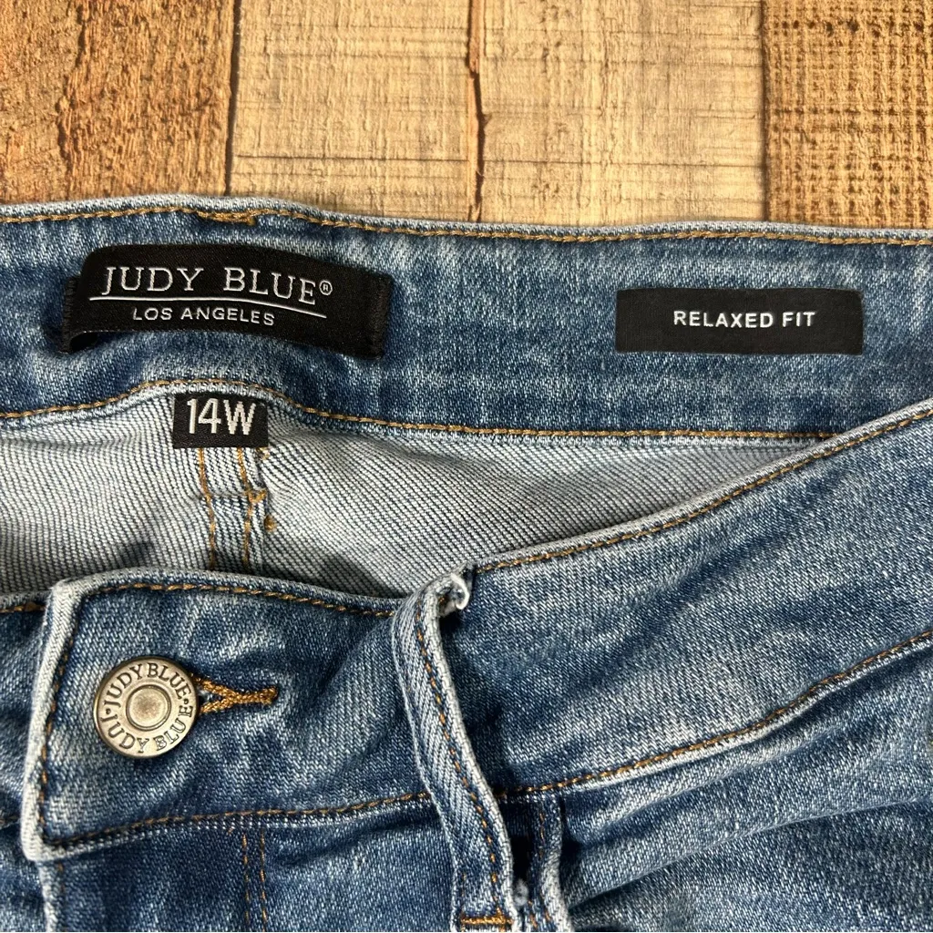 Judy Blue 14W Relaxed Fit Jeans Sunflower Embroidered Raw Hem Stretch Plus Size - Image 5