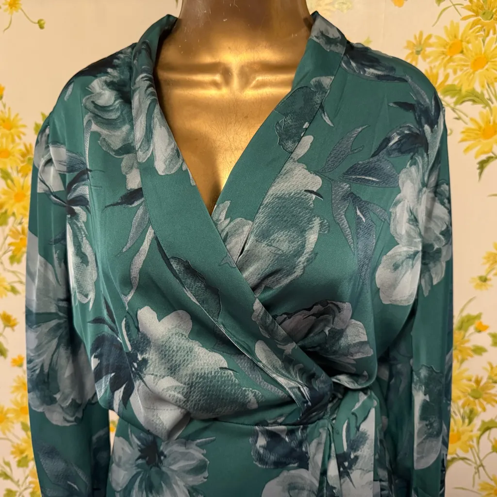 NWT Satin Floral Green Long Sleeve Dress size M Size M - Image 7