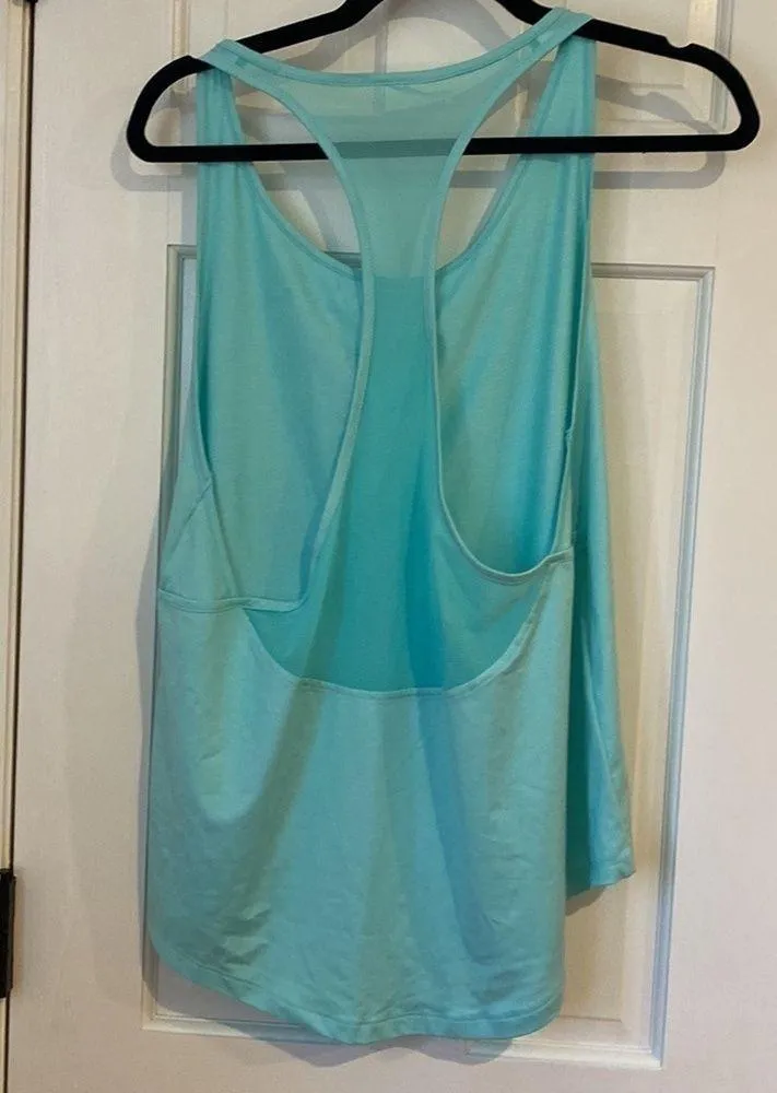 Lightly used Under Armour heat gear razor back loose style tank top size XL - Image 4