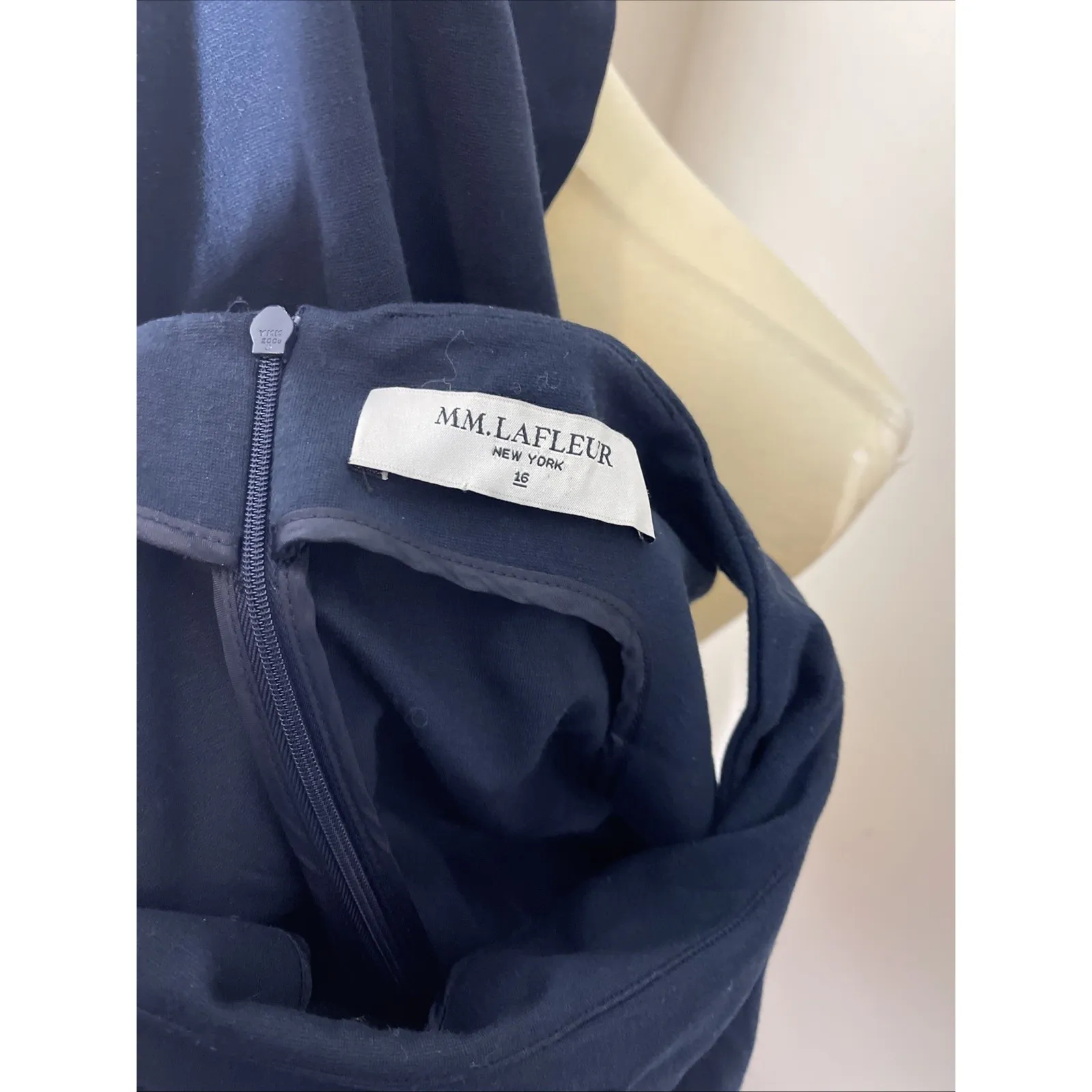 MM LaFleur Navy Blue Lydia Twist Sleeve Dress size 16 - Image 8