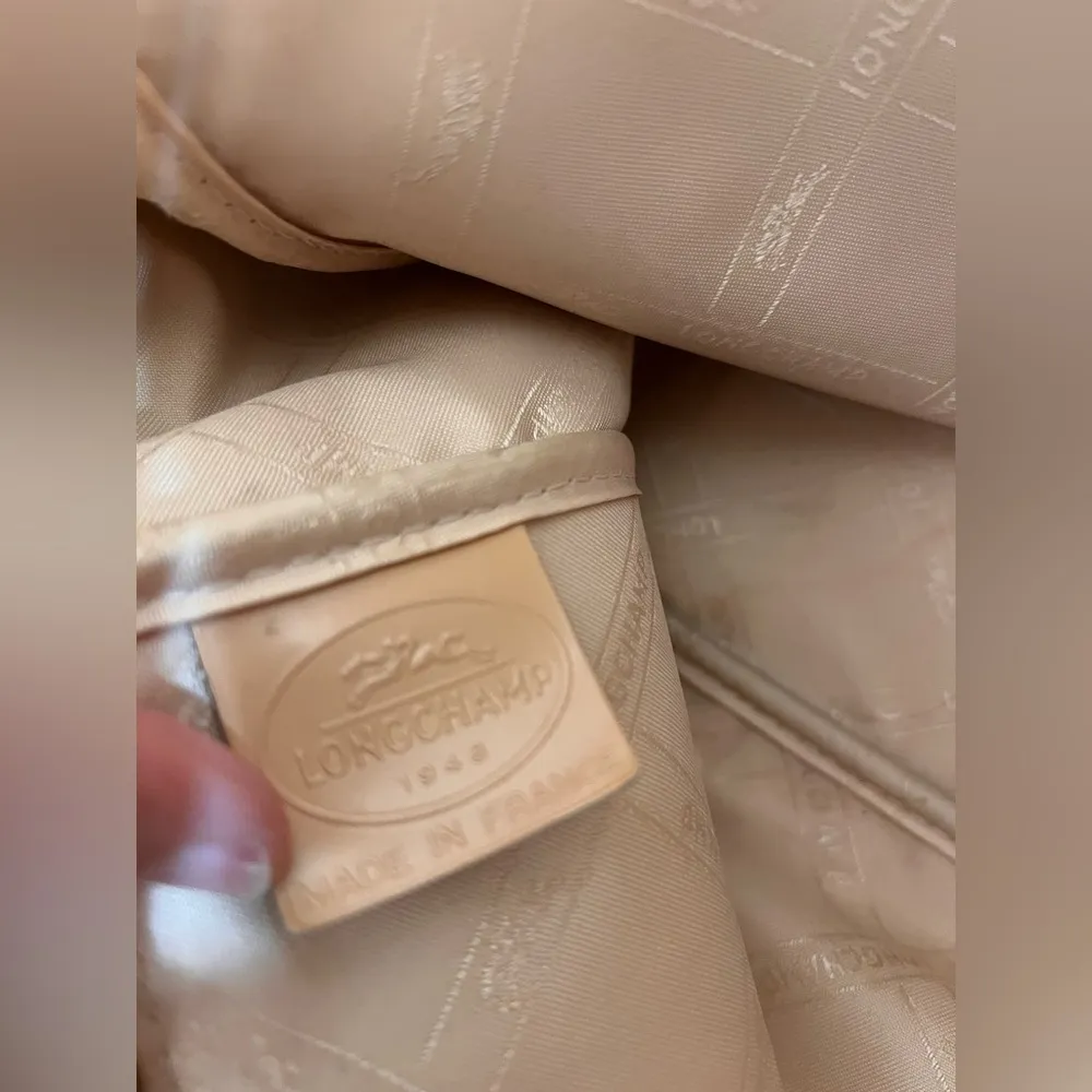 Longchamp Tan Leather Tote Bag with Structured Design - Image 4