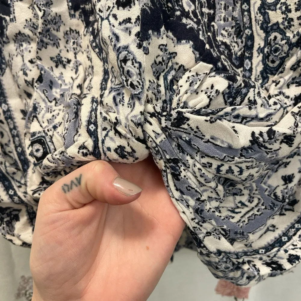 VICI Blue & White Patterned Blouse - Image 4