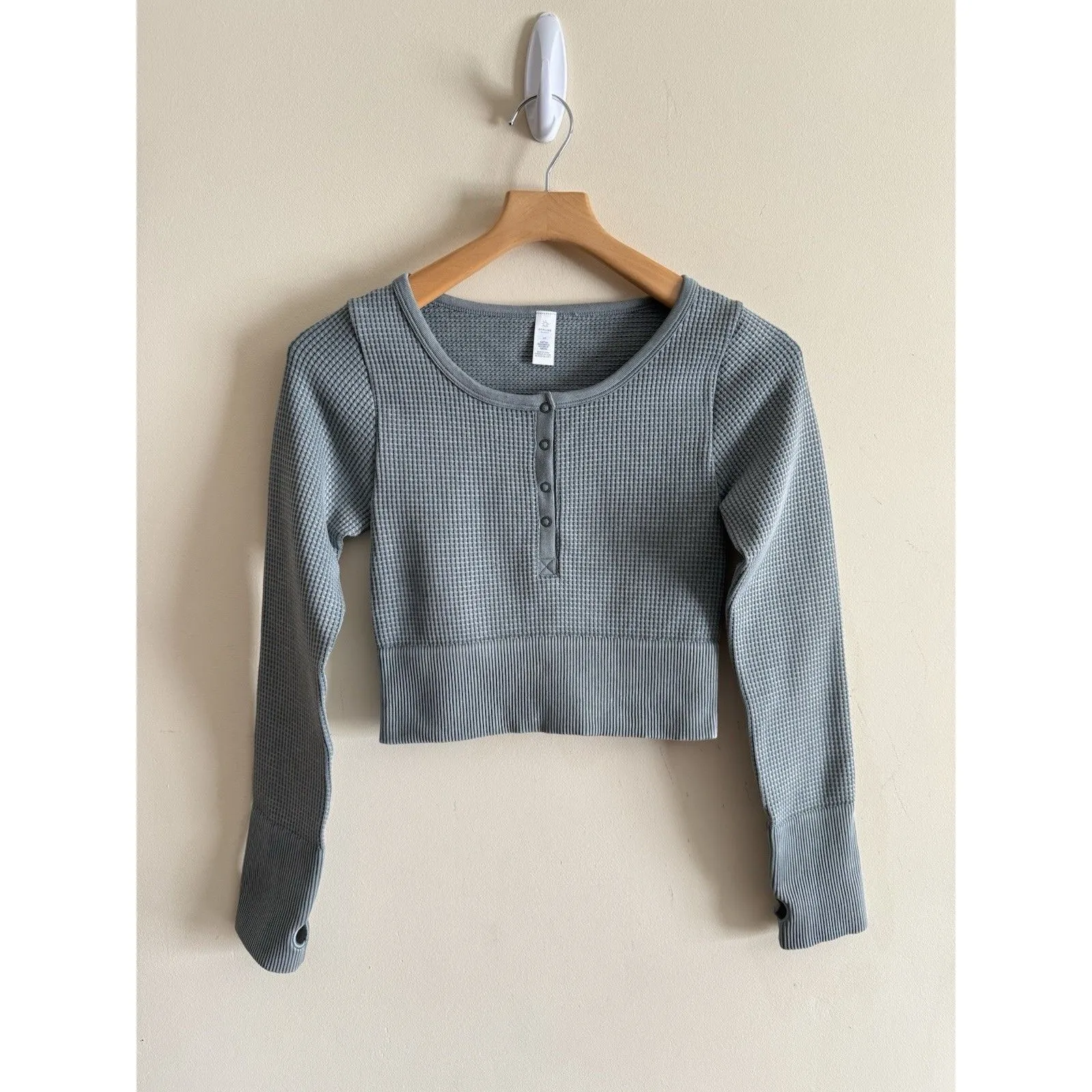 Aerie Offline‎ Women S Green Main Squeeze Crop Thermal Henley Seamless Waffle - Image 2