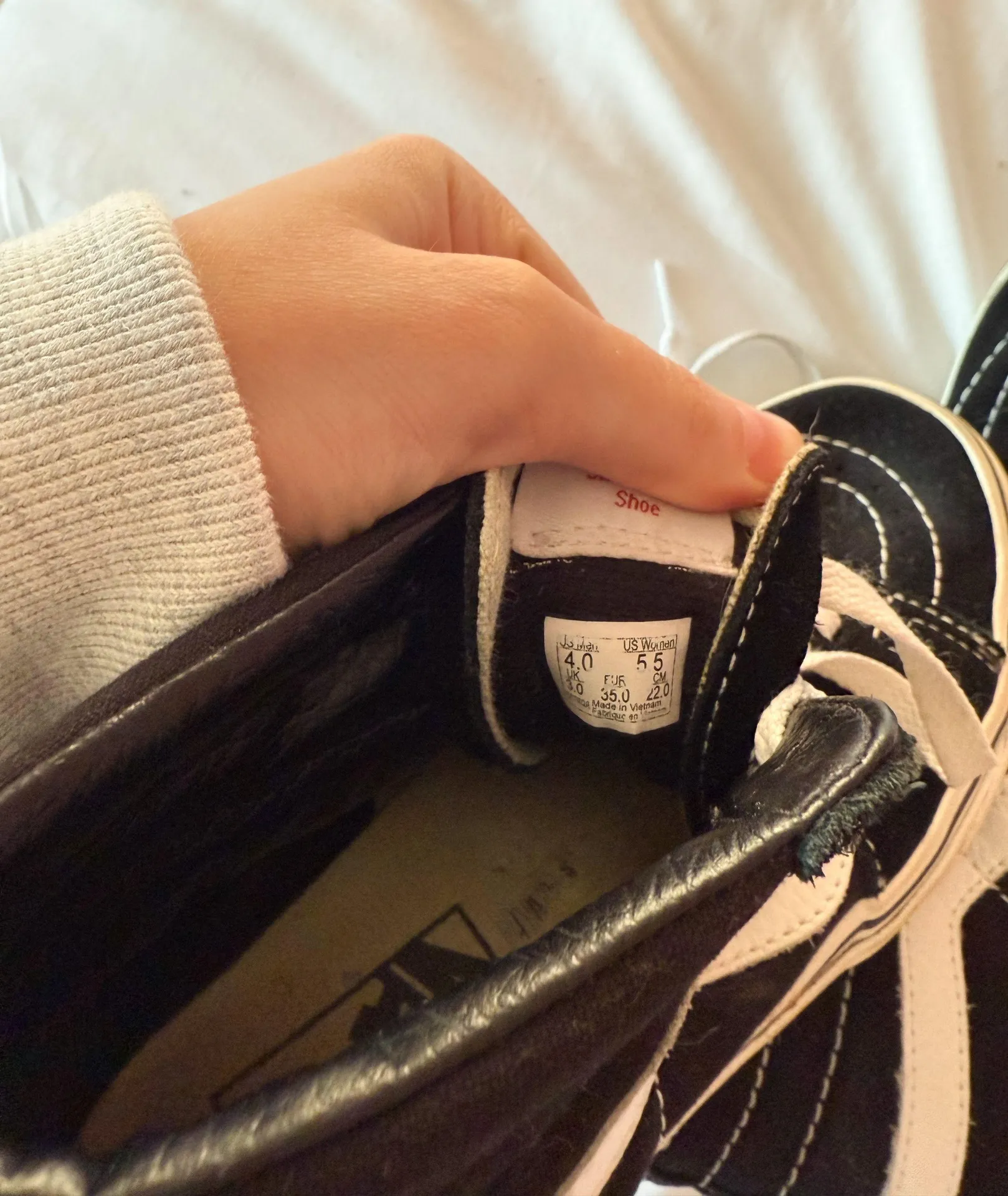 Black Sk8-Hi Top Shoes Women’s Size 5.5 - Image 5