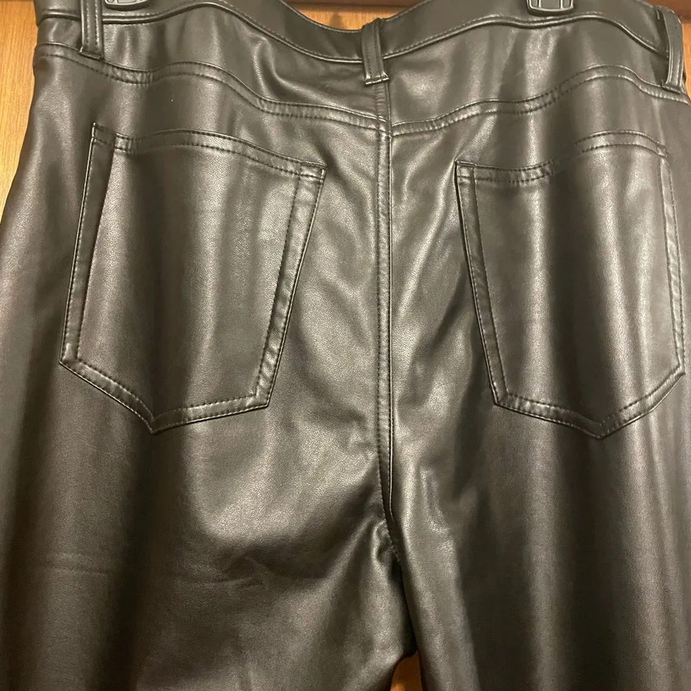 Abercrombie and Fitch Vegan Leather 90s Straight Pant - Image 6