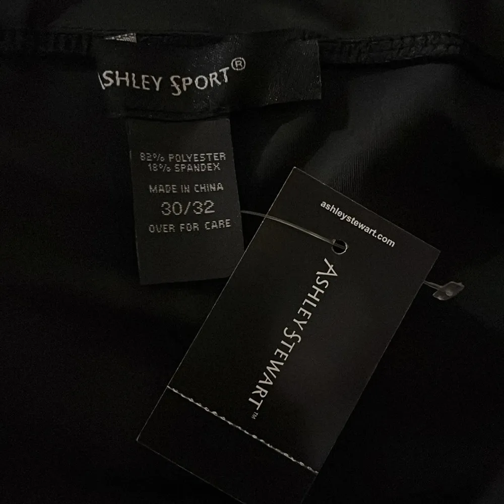 Ashley Stewart Sport NWT Size 30/32 Black Athletic Bike Shorts w/ Pockets - Image 3