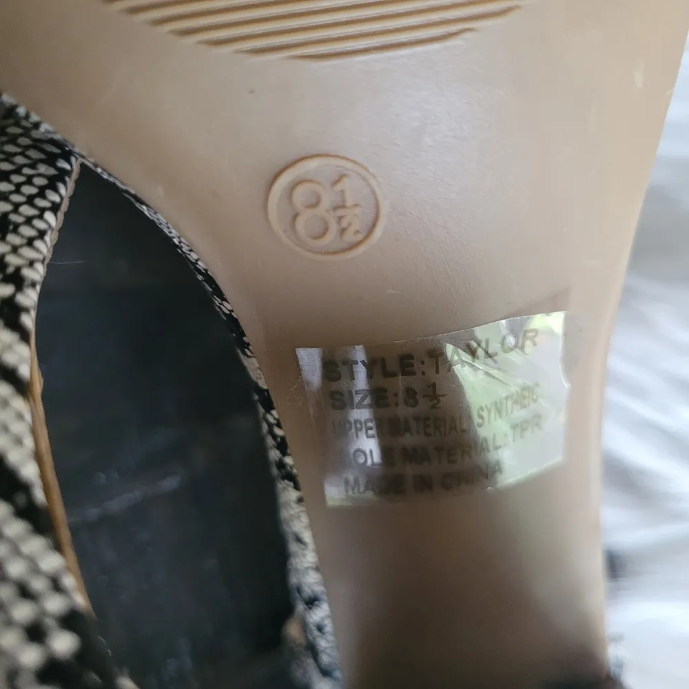 Lulus Snake Ankle Strap Heels Women's Size 8.5 Black - Image 8