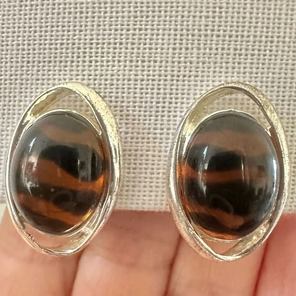 Silver tone brown black stripe clip on earrings - Image 2