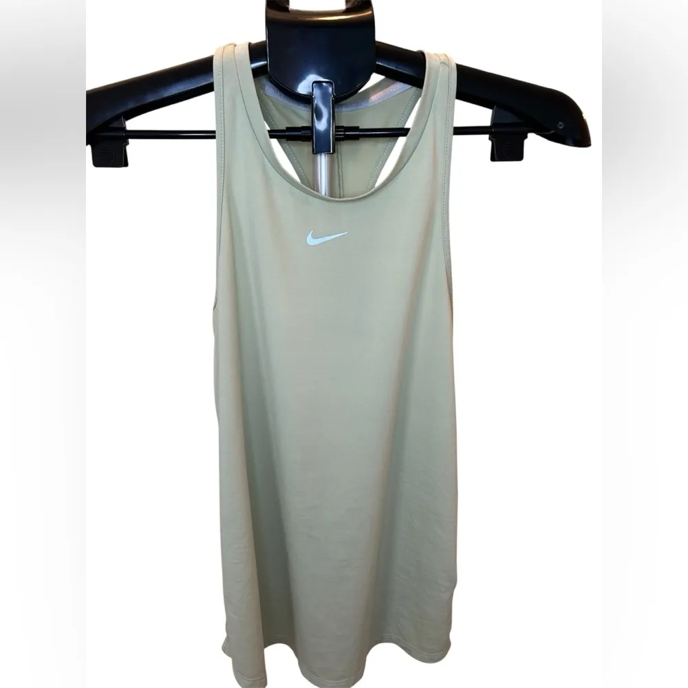 Nike Women's dri-fit one‎ luxe training Green Tank Top slim fit size small - Image 2