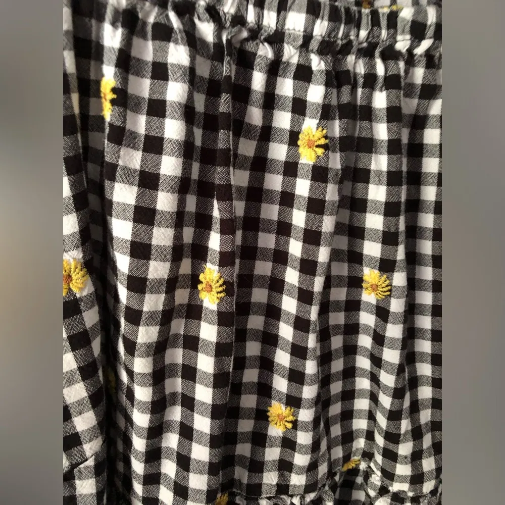 Old Navy Gingham Blouse top floral embroidery puff sleeves babydoll size M - Image 8