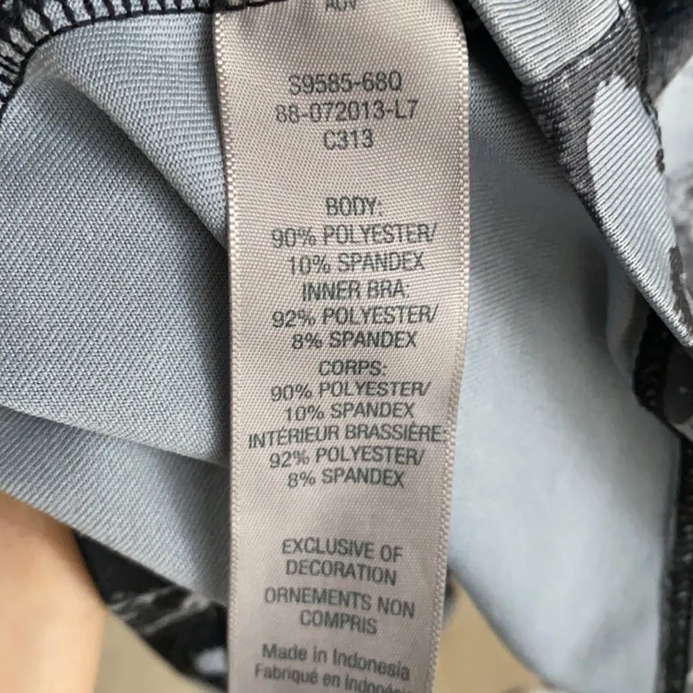 Gray watercolor print work out tank with sports bra - Image 7