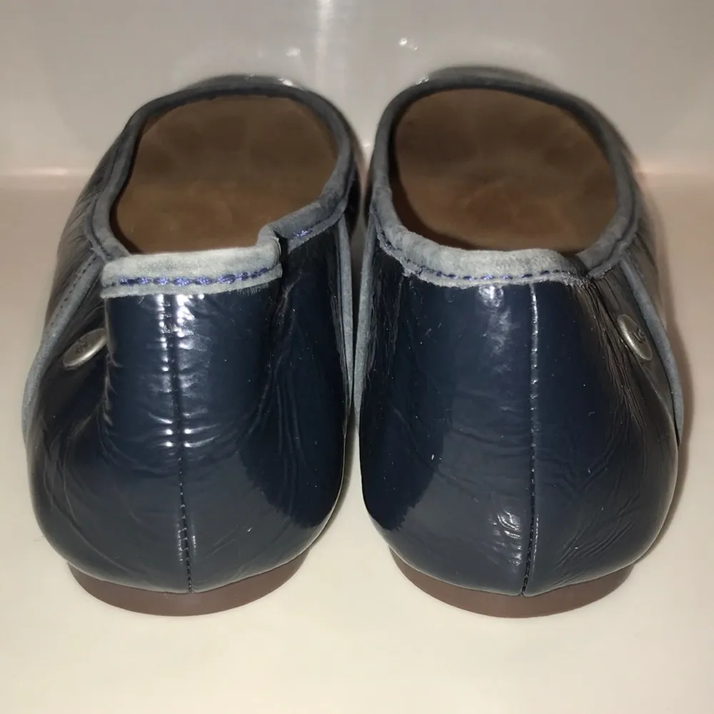 UGG Women’s Antora Blue Patent Leather Sheepskin Inner Round Toe Ballet Flats - Image 6