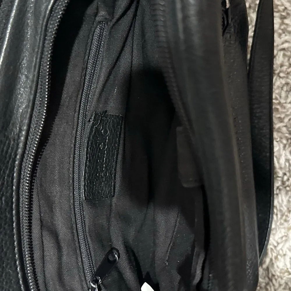 Vintage Tignanello black leather crossbody bag purse 9x7 - Image 5