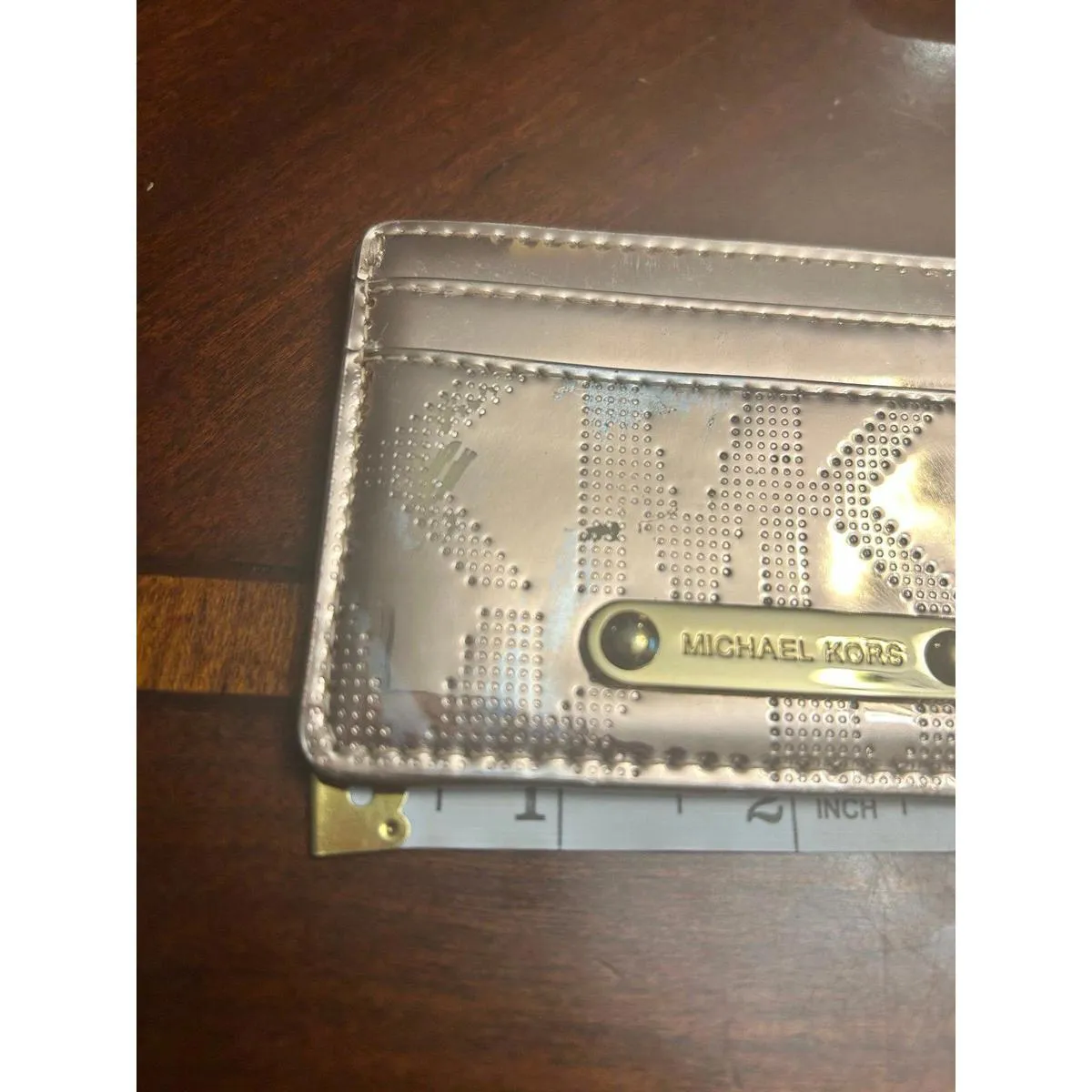 Rose gold discolored scratched Michael kors card holder - Image 3