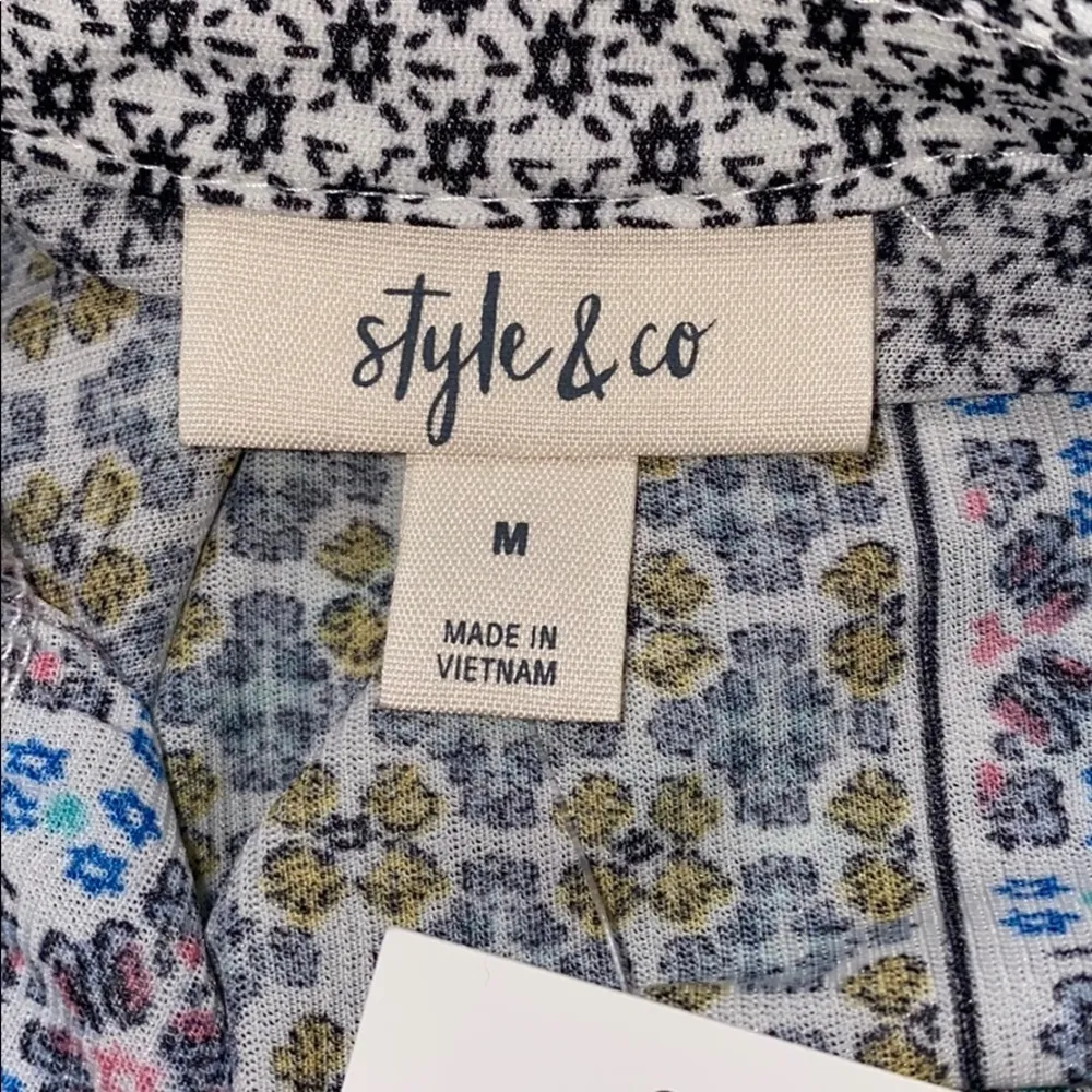 Style & Co womens sz medium new wave multi color sleeveless top with lace trim - Image 7