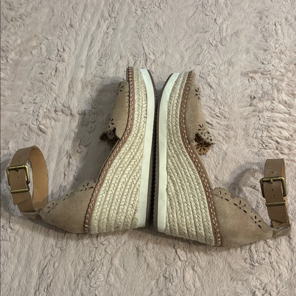 7M Crown Vintage Wedges Size 7 - Image 12