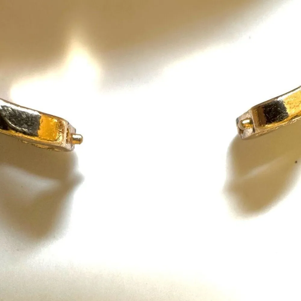 Gold tone link hinged bracelet - Image 10