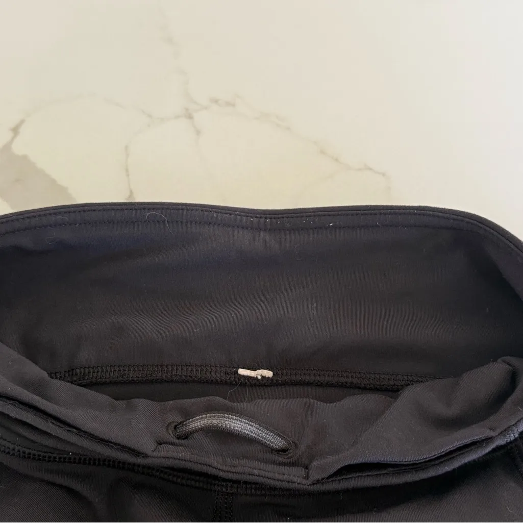 Lululemon Black Rushed Leggings With Drawstring in a Size 2 - Image 8