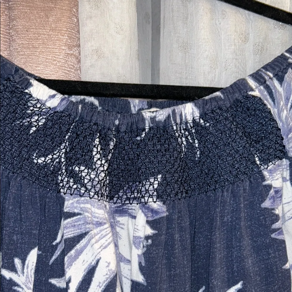 Roxy Size XS Floral Off-Shoulder Navy Top - Image 6
