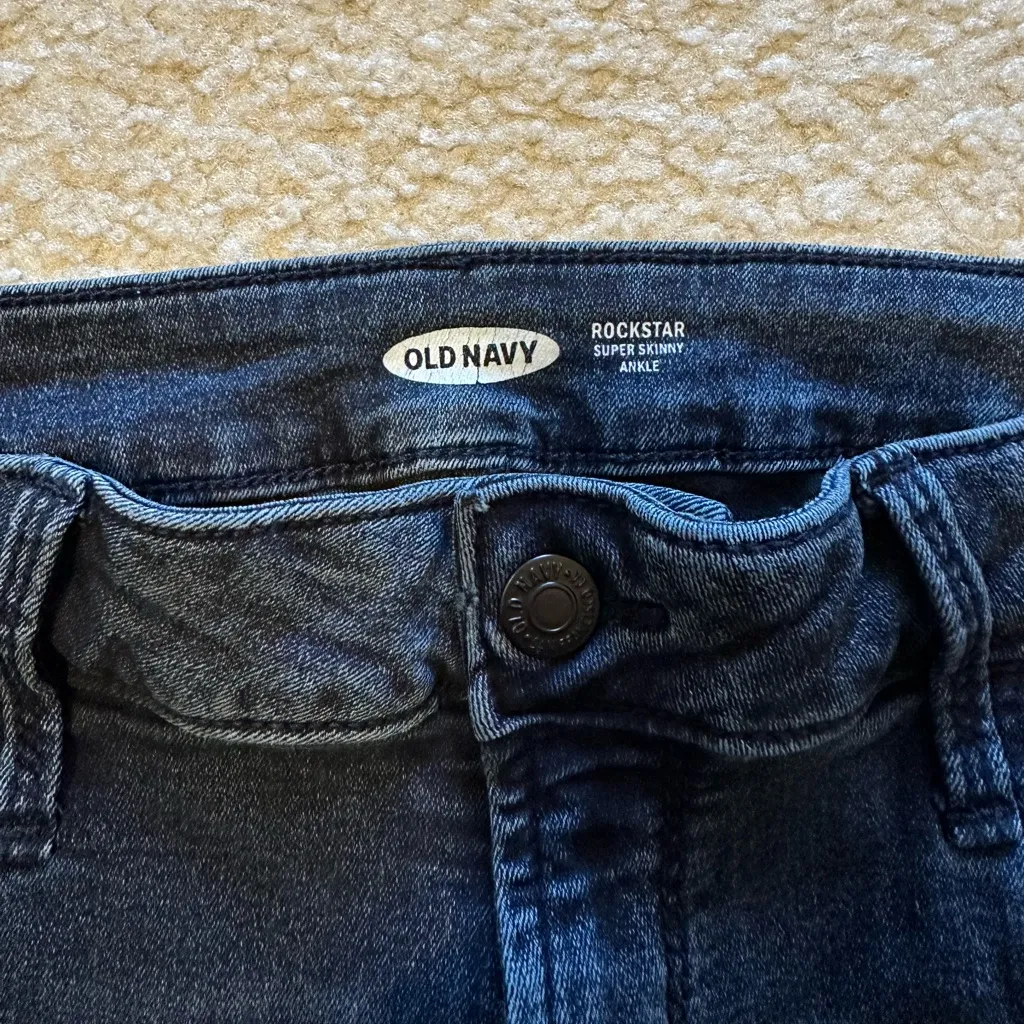 Old Navy Mid-Rise Rockstar Super-Skinny Jeans Dark Wash 10 - Image 4