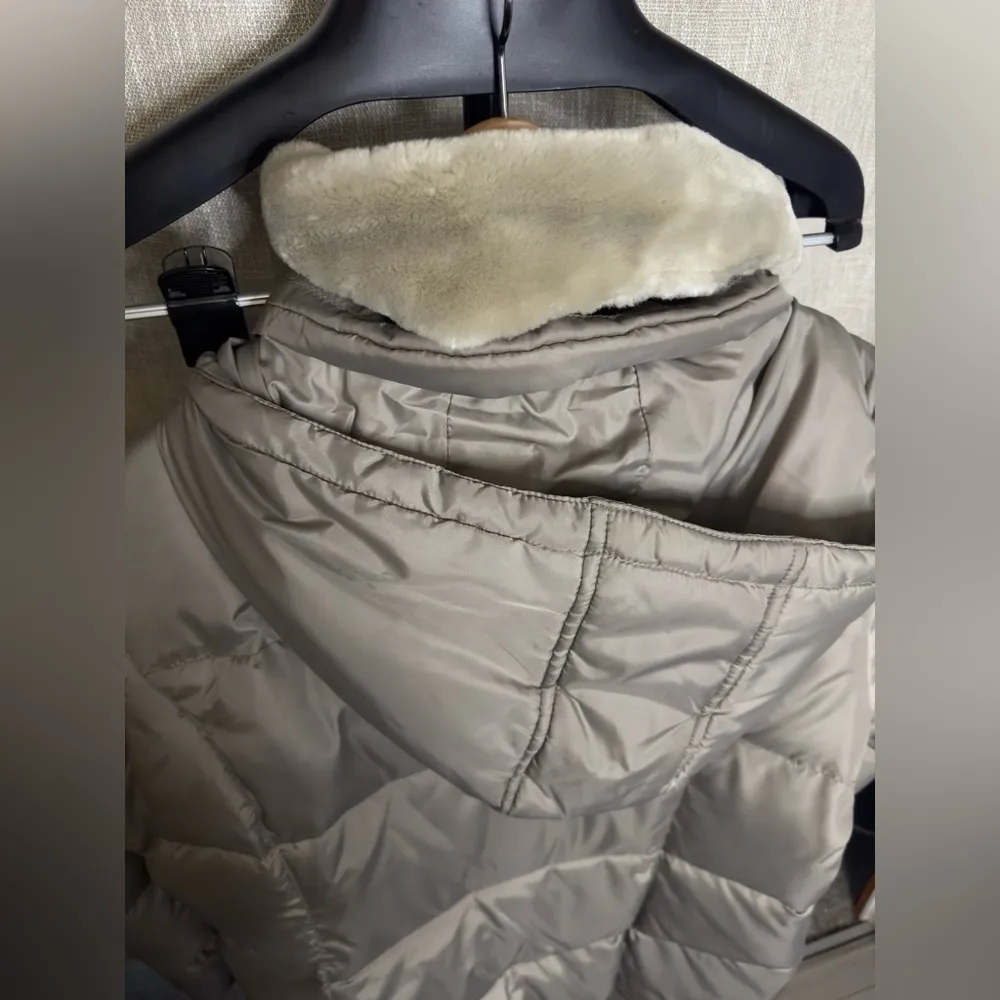 Michael Kors Faux-Fur Collar Puffer Coat Feather Down-silver- size XL Women’s - Image 6