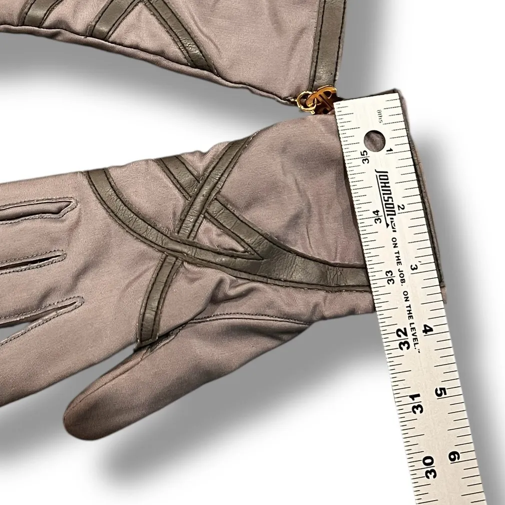 Vintage Women’s Grey Stretch & Faux Leather Driving Gloves One Size Fits All Gray - Image 9